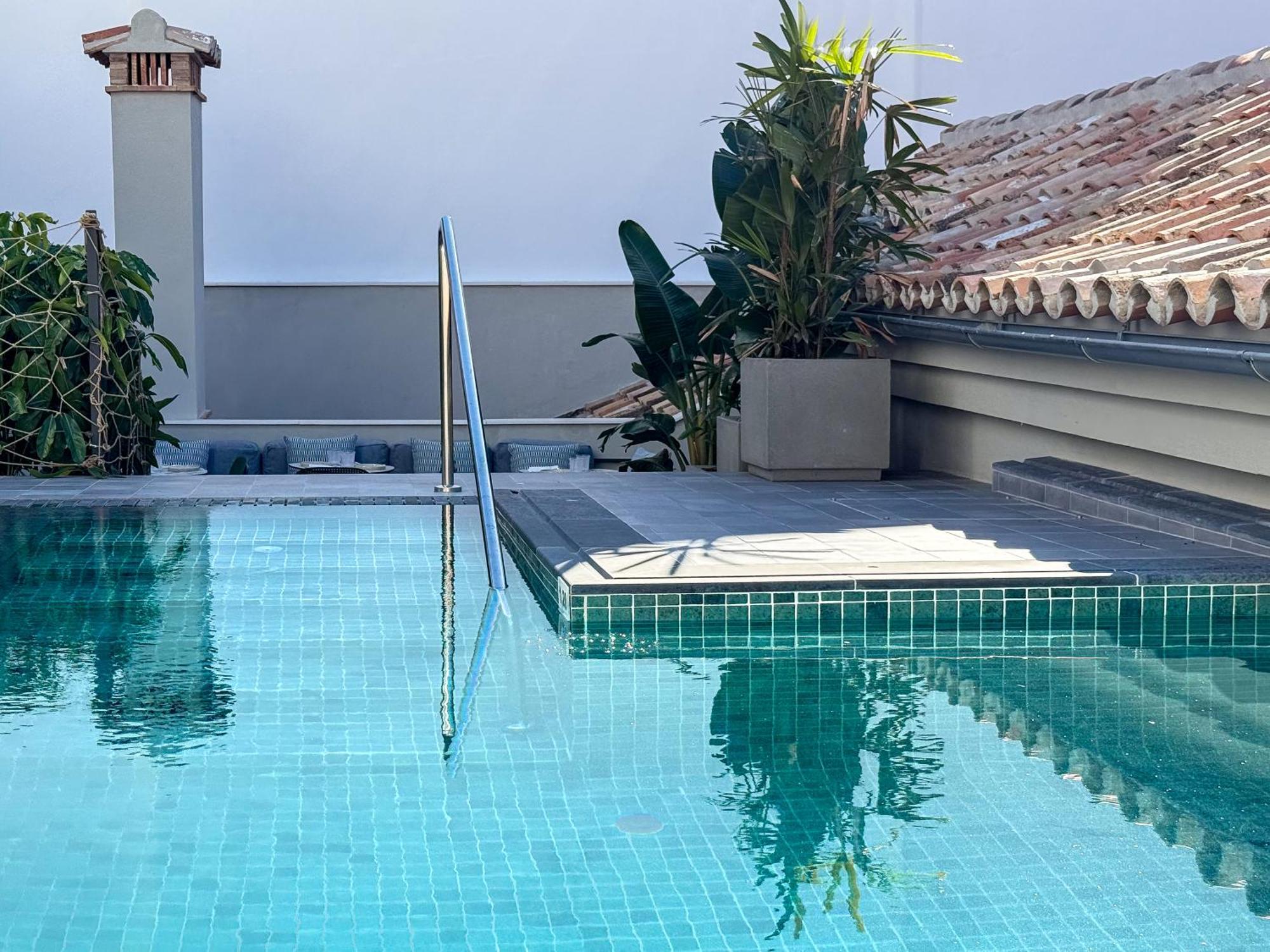 Coeo Hernan Ruiz Rooftop Pool Hostel Малага Экстерьер фото